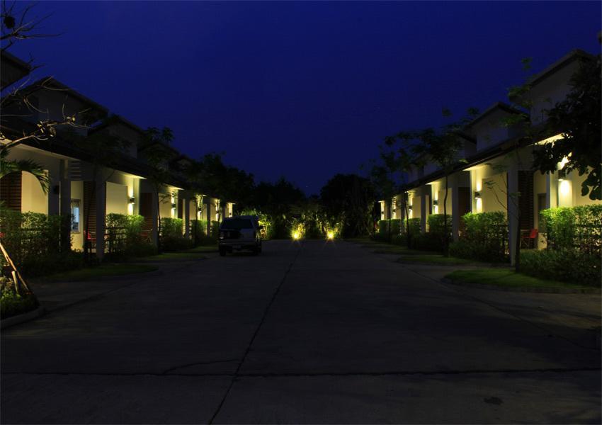 Saabpaiboon Grand Resort Ban Talat Room photo